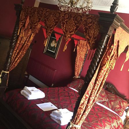 The Red Lion Otel Llangadog Dış mekan fotoğraf