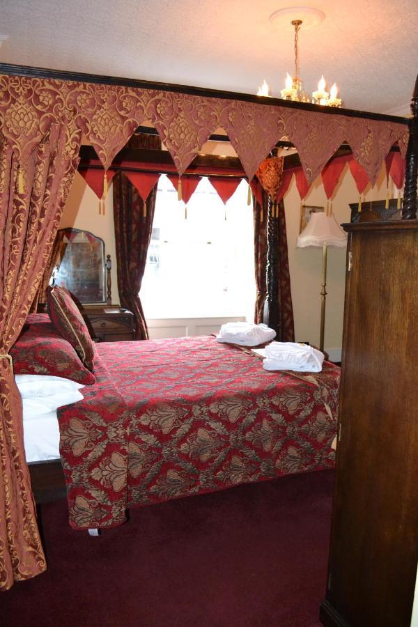 The Red Lion Otel Llangadog Dış mekan fotoğraf