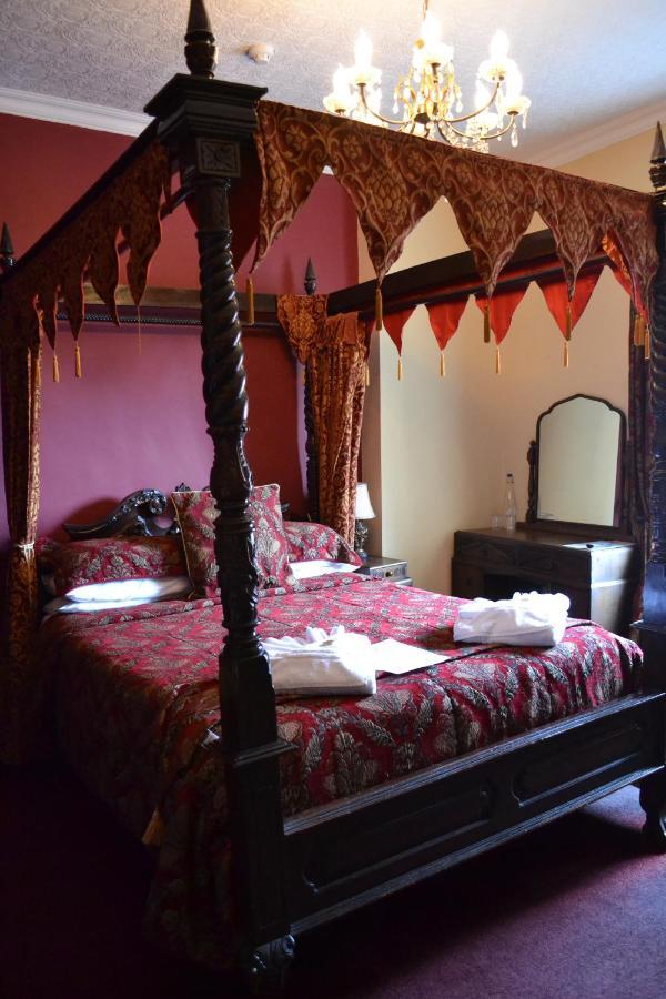 The Red Lion Otel Llangadog Dış mekan fotoğraf